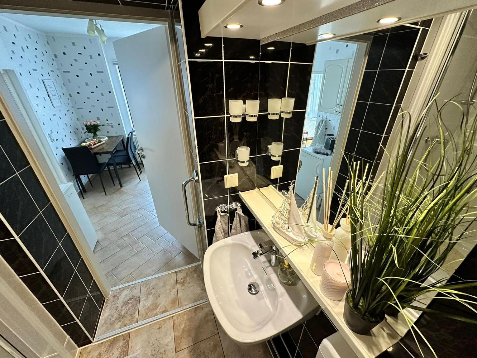 Ferienwohnung Am Strom Росток Екстериор снимка